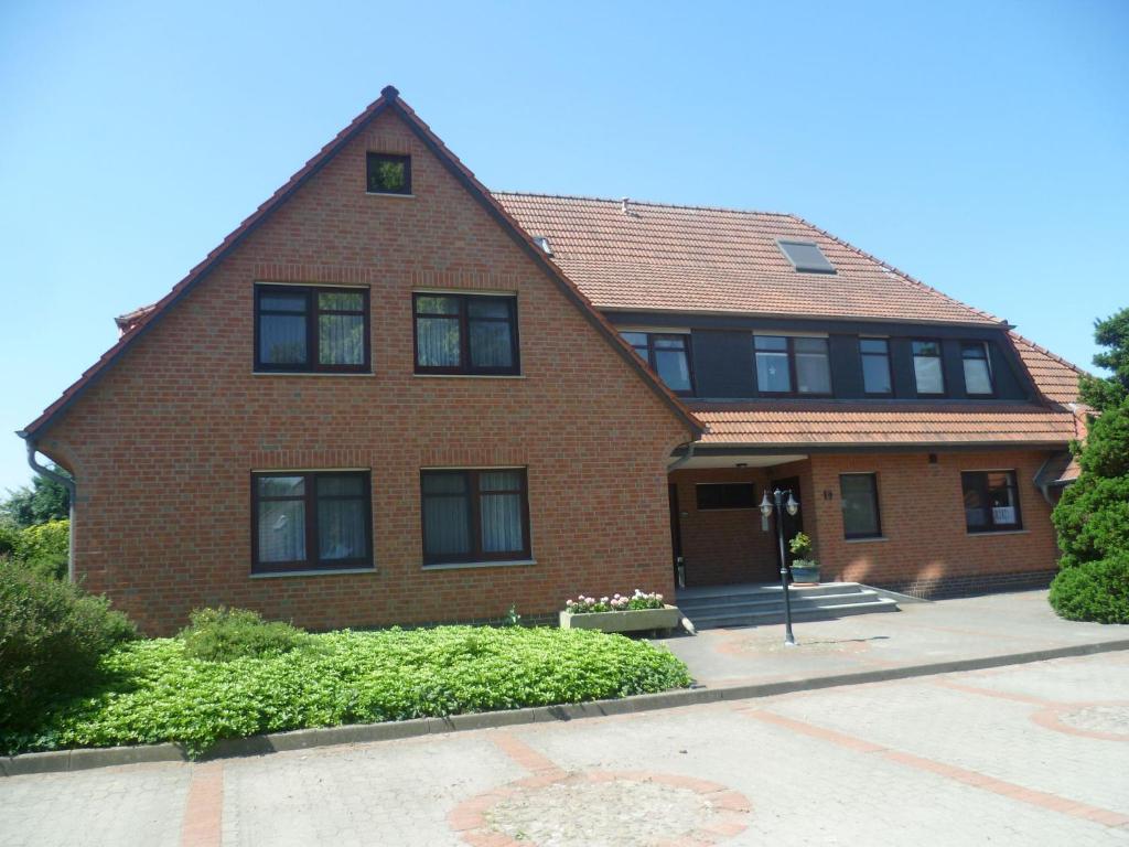 Hotel Thuenenhof Ойтен Екстериор снимка